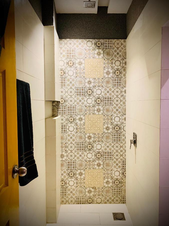 12Th Avenue Hotel Lahore Bagian luar foto