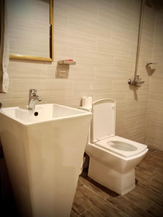 12Th Avenue Hotel Lahore Bagian luar foto